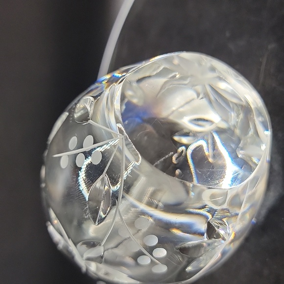 Sullivans Etched Glass Crystal Egg Paperweight - Picture 6 of 8